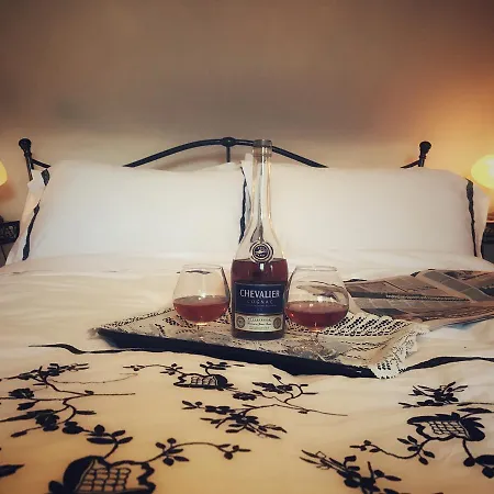 Mcmahon Guest house 3*