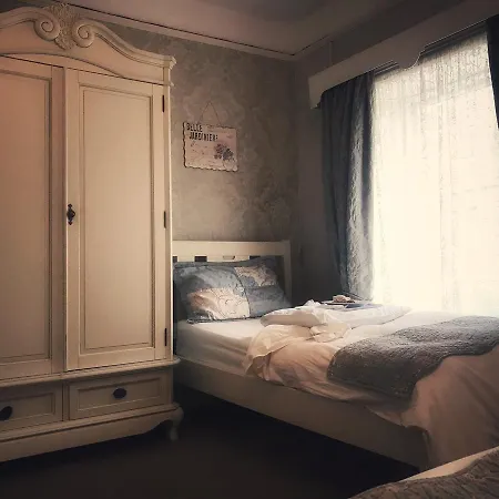 Guest house Mcmahon 3*